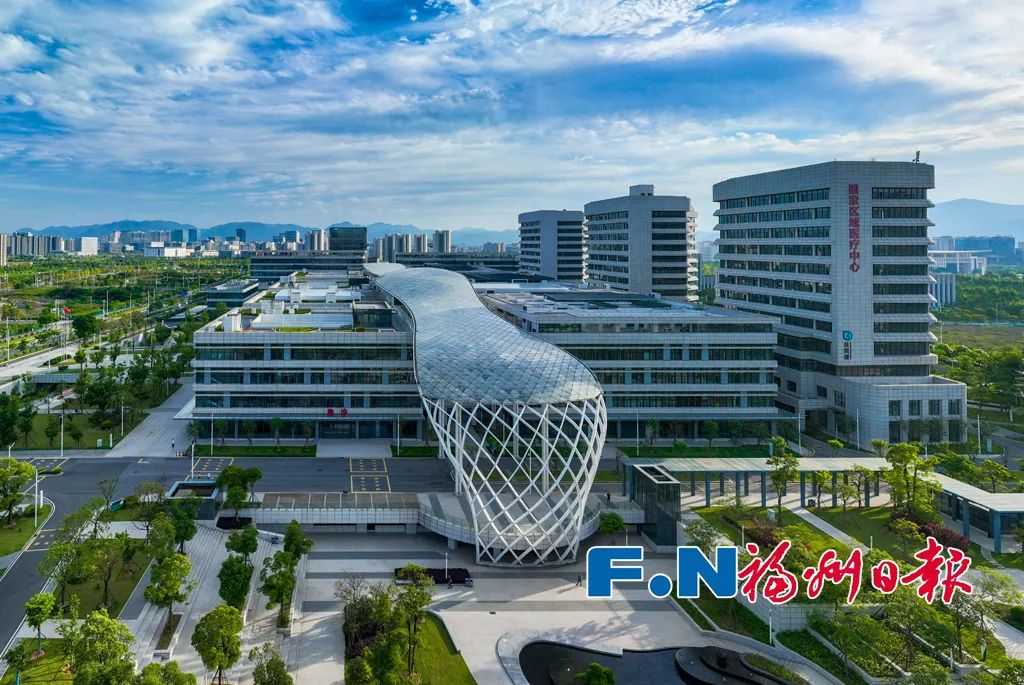 惊呆！医疗机器人如何在长乐 “备考上岗”？记者带你揭秘→