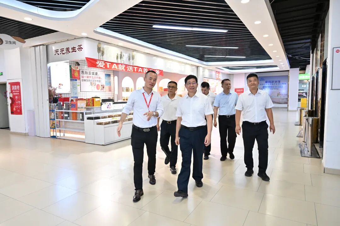 兰文调研检查假期市场保供稳价和安全生产工作