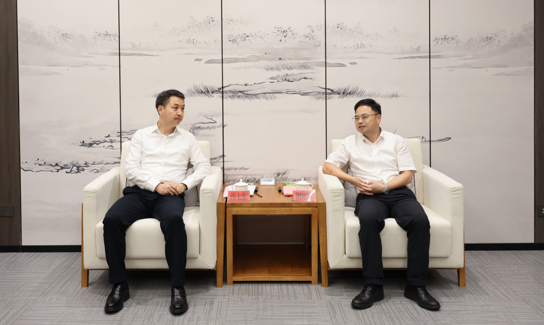 胡旭彬会见中建八局有限公司总经理孙士东一行